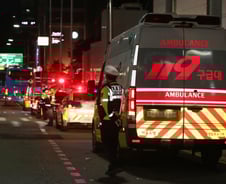 [단독]남편에 빙초산 '휙', 흉기로 찌른 아내…응급실 1시간 '뺑뺑이'