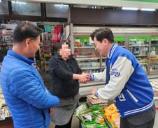 "내가 팍팍 밀어줄껴"...대전 동구 '젊은 피' 장철민의 수성전