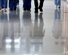 의대 교수들 결국 줄사직…끙끙 앓는 환자들 병세 깊어진다