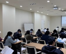 [르포]"이제 안심, 다시 취준 해야죠!"…LH 계약 청년들 가벼운 발걸음