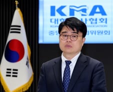 "당선 기쁨 없어…의대증원 원점 논의"…'강경파' 임현택, 의협 이끈다