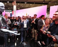 '챗GPT vs 제미나이' 구도에 아마존 '클라우드' 가세 3파전 [뉴욕마감]