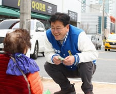 "우리야 당연히 민주당이지예"…'노무현 지킴이' 김정호의 3선 도전