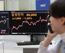 5만전자 찍어도 "장투" 버티다…"82층 구조대 왔다" 개미 대탈출