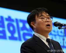 "의사 탄압하면 좌시 안 해" 연일 정부 압박…임현택이 꺼낸 카드는