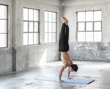 '이 질환' 모르고 물구나무 섰다간 실명될 수도…"조기 발견 중요"