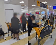 길게 늘어선 오픈런, 샤넬 매장이 아니다…"애호박 사러 왔어요"[르포]