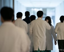 [광화문] 의정 갈등에 묻힌 의과학자