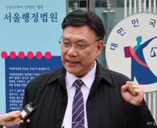 "의대 증원, 법으로 막겠다" 의사들 무더기 소송전 나섰다