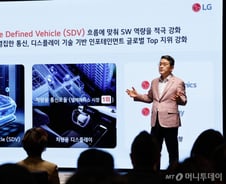 리허설 3시간, 폭풍 질문에 답변 척척…소액주주 앞에 선 CEO들