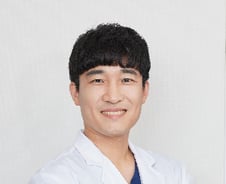 "뇌 다친 거 아냐?" 사물 겹쳐 보이는 복시, '이럴 땐' 바로 병원 가야