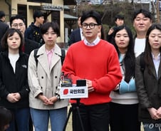 2030세대, 셋 중 한 명은 '무당층'...청년 표심 잡아야 총선 이긴다