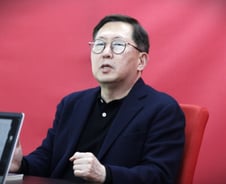 '정치 입문생'된 31년 군사전문기자 유용원 "핵무장 잠재력 확보해야"