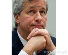 금리 8% 간다는 월가황제...테슬라 4.9% 반등 [뉴욕마감]