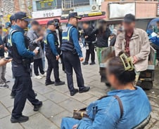 골목골목 '파란 제복' 뜨자 놀라운 결과…"분위기 달라졌다" 환호[르포]