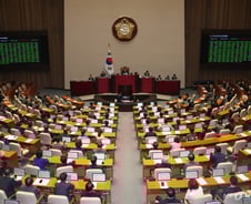 [기자수첩] 벌써 짐 싼 의원님들