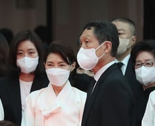 [단독]재점화된 남매의 난...구지은 부회장, 아워홈 이사 선임 부결