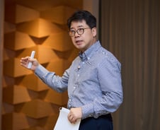 'SK 핵인싸' CEO "배터리 반드시 성과" 일갈…필요한건 '흑자'