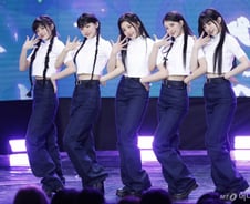 뉴진스부터 아일릿까지…'슈퍼 이끌림' 개미들, 하이브로 몰려간다