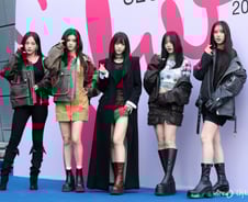 [단독]어도어 경영진, 글로벌 국부펀드에 매각 검토...애널 실명도 등장