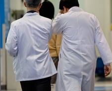 [단독] 서울의대 교수들 "실제 사직할 것…5월 새 비대위 출범" 결의