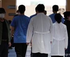 오늘부터 '실제 사직' 예고한 의대 교수들… 의사 없는 대학병원 현실화?