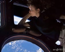 "3,2,1, 발사!" 275억 내고 목숨도 걸었다?…무사 귀환한 최초 우주관광객[뉴스속오늘]