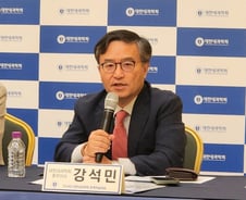 병원 떠난 내과 전공의들, 전문의 꿈 안 버렸다?…72%는 공부 중