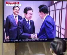 [단독] 이재명, 영수회담에 A4 10장 원고 가져가 ···尹, 진지하게 '경청'