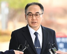 '술자리 회유'에 수사도, 재판도 휘청…미국이었다면[양윤우의 법정블루스]