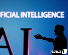 [IT썰] AI로 목소리 꾸며내 교장 모함한 고교 체육감독