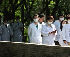 줄이려는 국립대, 보류하라는 법원…"무산되려나" 제동 걸린 의대증원