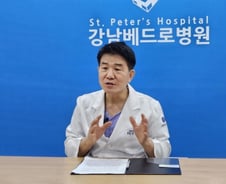 70세 넘어 웬 허리 수술? "참기만 하는 게 더 문제" 척추 전문가의 일침