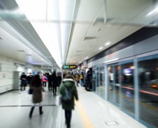 [단독]1m 도검 들고 '휙휙'…대낮에 안국역서 흉기 휘두른 남성