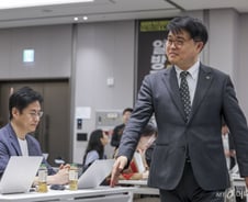 감옥가도 괜찮다는 의협회장…"수억빚에 중국집 취업한 전공의 돕겠다"