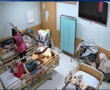 [단독] 요양원서 80대 환자 '학대 의혹'…전치 16주 분쇄골절