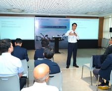 존재감 커진 '인도'…HD현대건기 사장, 현지 직원들과 타운홀 미팅