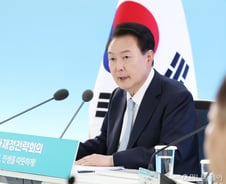 [단독] 윤 대통령 "홍준표 'TK통합' 도우라" 행안부 장관 등에 지시