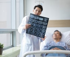 "당직 설 MZ 전공의 줄 것…입원전담전문의 키우자" 의대 교수 주장, 왜