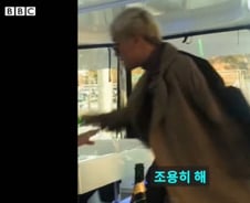 [더영상] '버닝썬' 승리, 싫다는 여성에 손 '확'…저혈당 쇼크 환자 구조한 경찰