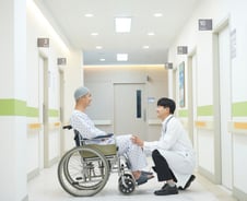 "MZ 전공의, 당직 힘들어해"…'입원전담전문의' 있지만 유명무실, 왜