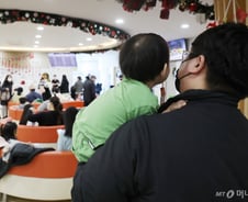 '1명이 17명 감염' 이 병 심상찮다…10년새 최대 유행에 '방역 비상'