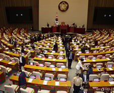 법안 발의는 최다, 처리율은 최저…'21대 국회' 부끄러운 기록들
