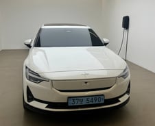 시민들 멈칫…"하차감 좋네" 별빛 로고 전기차 한달 타보니[시승기]