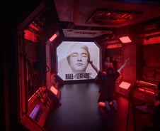 페이커 앞에 무릎 꿇고 "대상혁"…한 시간 기다려 '숭배'한 1020 신도들[르포]