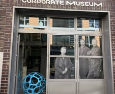 창업 356년, 13대 자손이 기업 경영? …"전통과 생존"