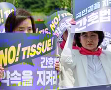 민주당, '간호법'도 당론 재추진 검토…오늘 의총서 논의