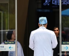 서울대병원 교수 휴진 참여자 529명으로 늘어…"휴진 지지율 90.3%"