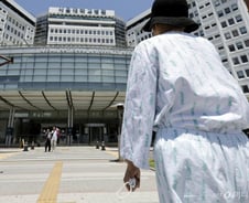 "진료 거부 의사에 병원 손실 구상권 청구"…초강수로 돌아선 정부, 왜?