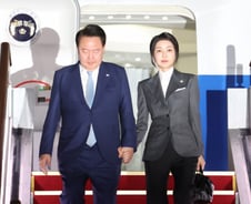 尹 대통령 지지율 30%, 10주째 횡보…영남·노년층 지지율 하락